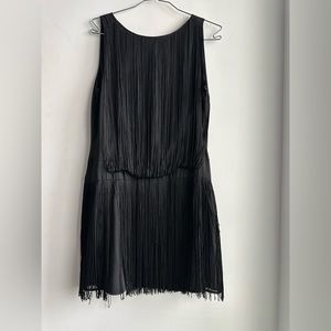 Le chateau mini flowy dress - size m